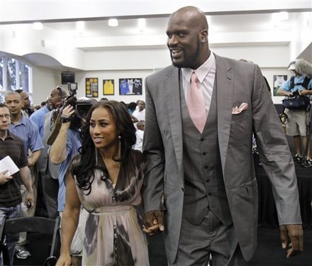 赵佳楠：我们拥有全世界最好的球迷，非常感谢大连球迷的支持（赵佳楠：大连球迷是世界最佳，感谢你们的支持）