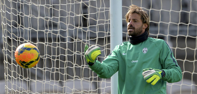 特尔施特根社媒晒恢复训练照片：很高兴归队（特尔施特根社媒晒康复训练照：喜迎归队）