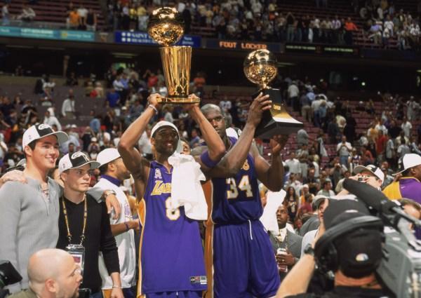 图赫尔考虑世界杯高温让替补球员留更衣室（担忧世界杯高温，图赫尔让替补留在更衣室）