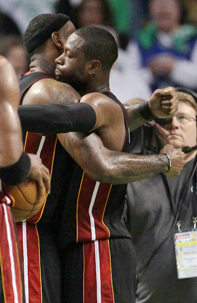 NBL第12轮看点：跳伞蚁挑战苦主凤凰，36人&墨尔本联巅峰对决（NBL第12轮前瞻：跳伞蚁再战苦主凤凰，36人与墨尔本联上演强强对话）