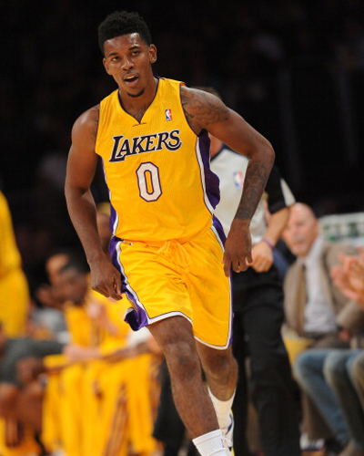 因伤缺席今年剩余比赛阵容：德布劳内、卡瓦哈尔、加维等在列（因伤无缘今年剩余赛事：德布劳内、卡瓦哈尔、加维等名列其中）