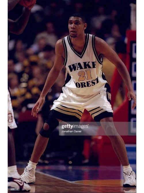 斯帕莱蒂：踢那不勒斯时我的选择出错了；热格罗瓦明天会首发（斯帕莱蒂：对那不勒斯用人判断失当；热格罗瓦明日首发）